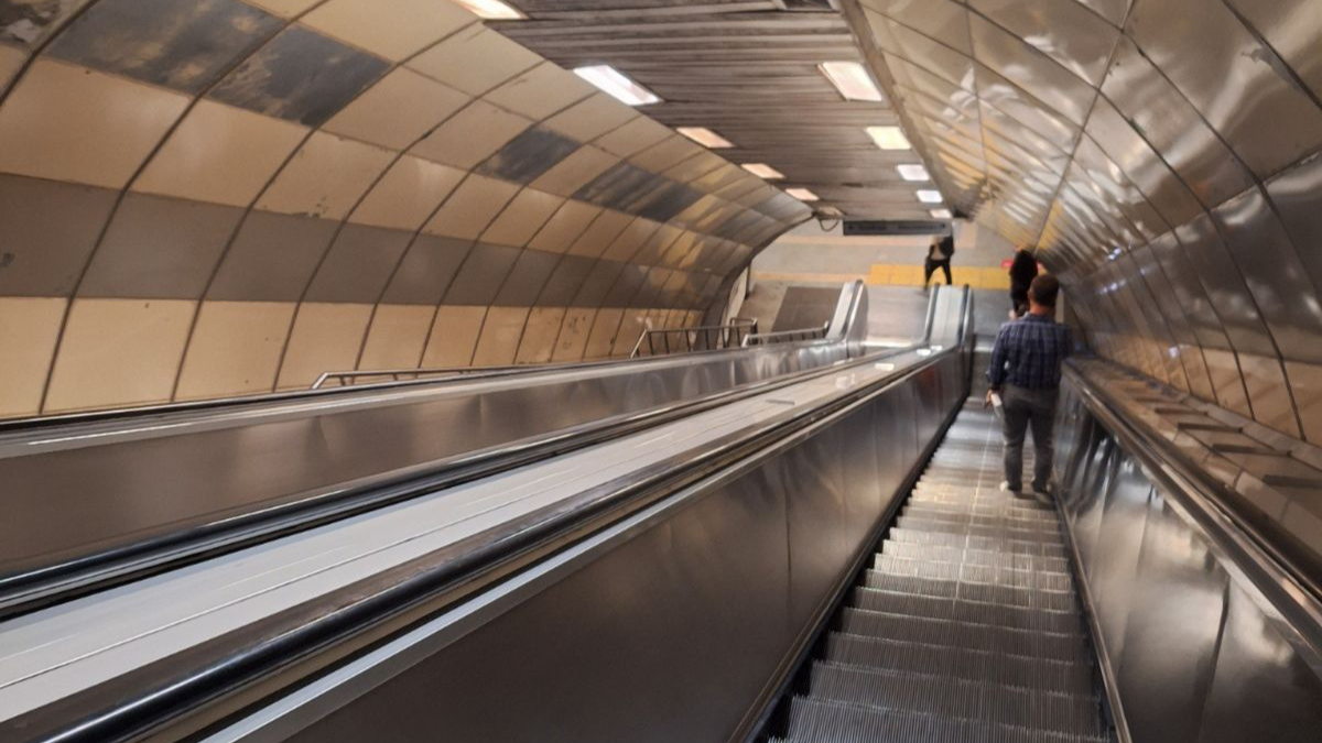 The Istanbul Metro: A 3-Minute Descent into Silence